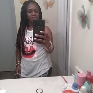 Meet your Posher, Evette